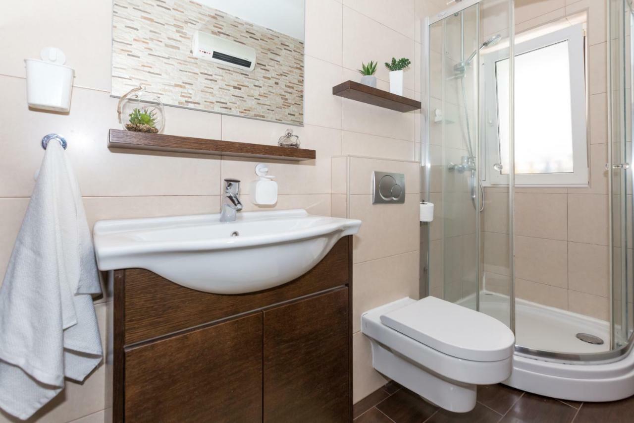 Spacious Near The Old Town Apartman *