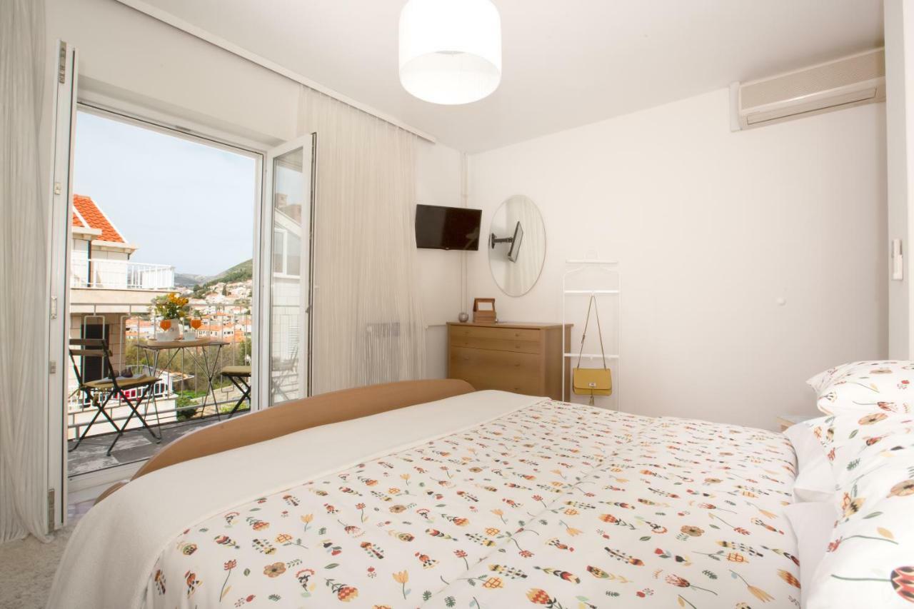 Spacious Near The Old Town Appartamento